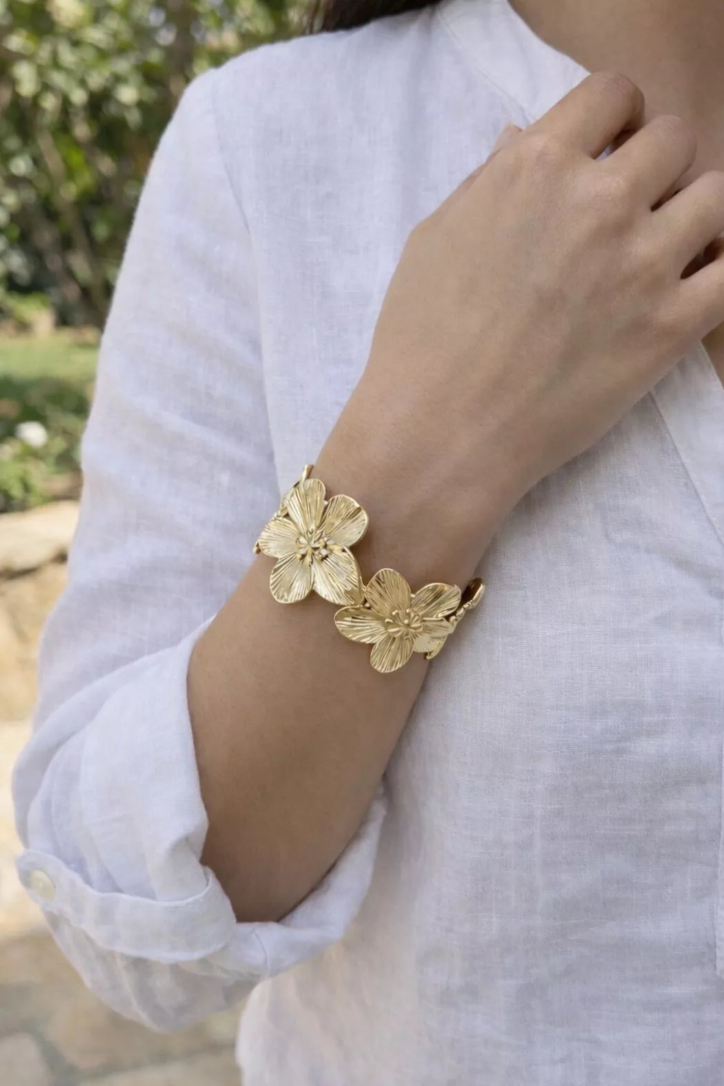 Bracelet manchette sculptées Véloria - Doré